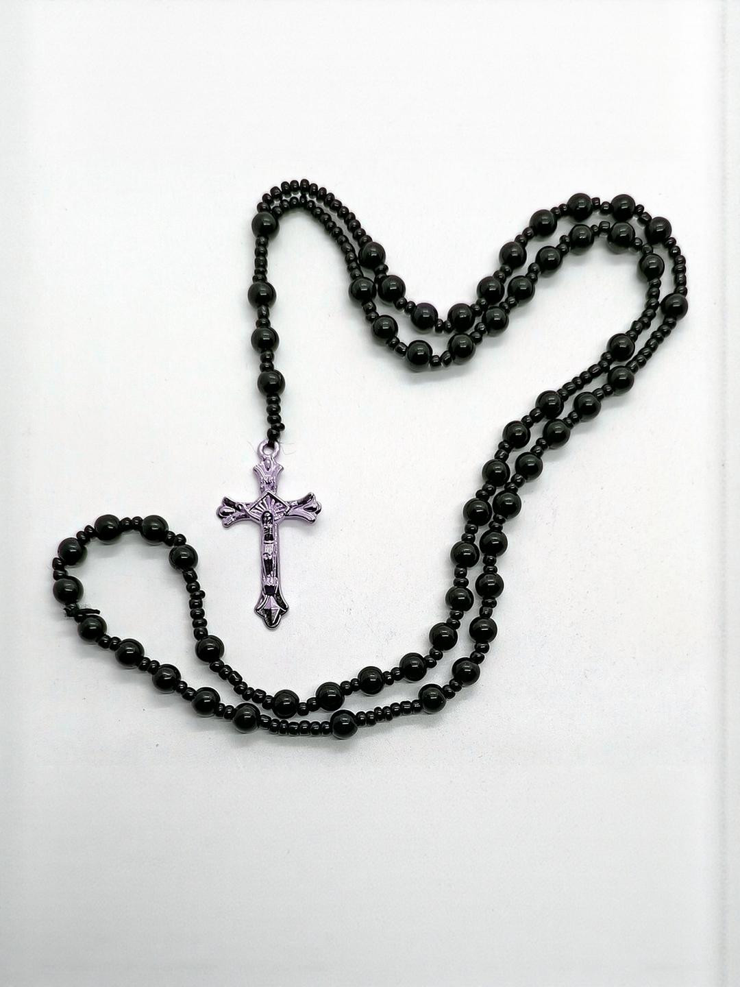 Dynamic Retail Global Men's Beaded Chain With Cross Pendant