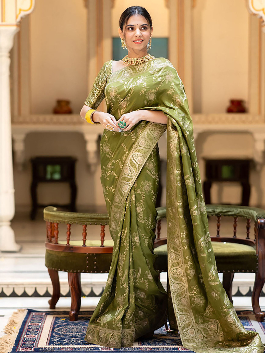 AMRUTKALA SAREES Woven Design Banarasi Saree