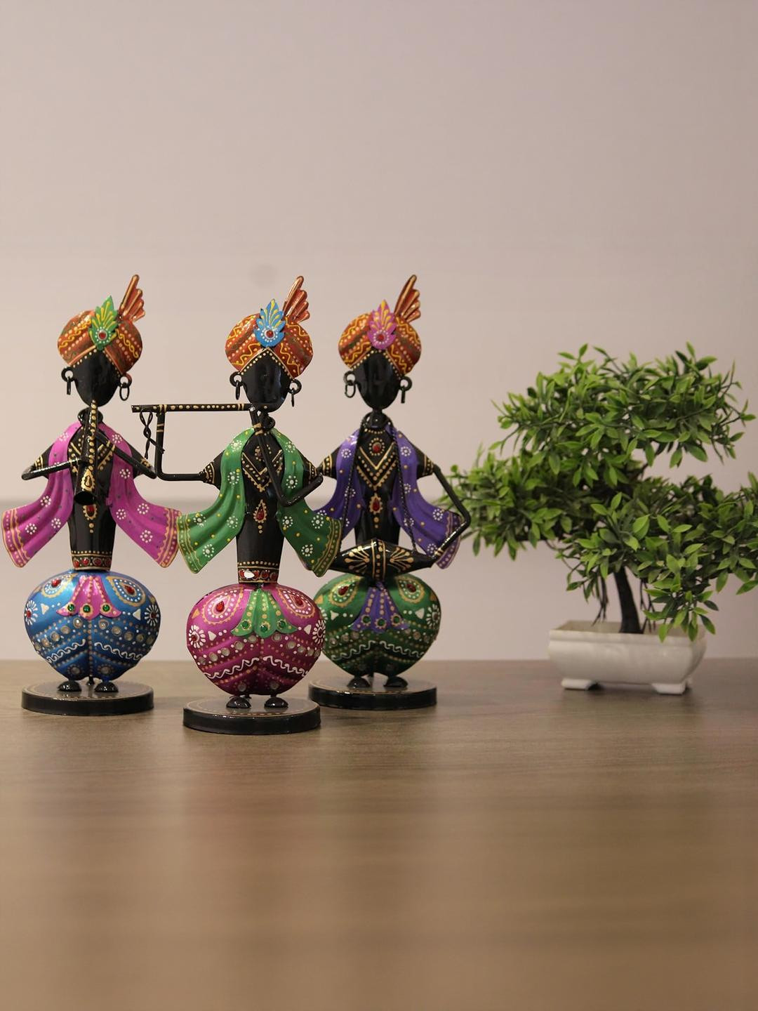 The SK Creative Arts Black Figurine Showpiece