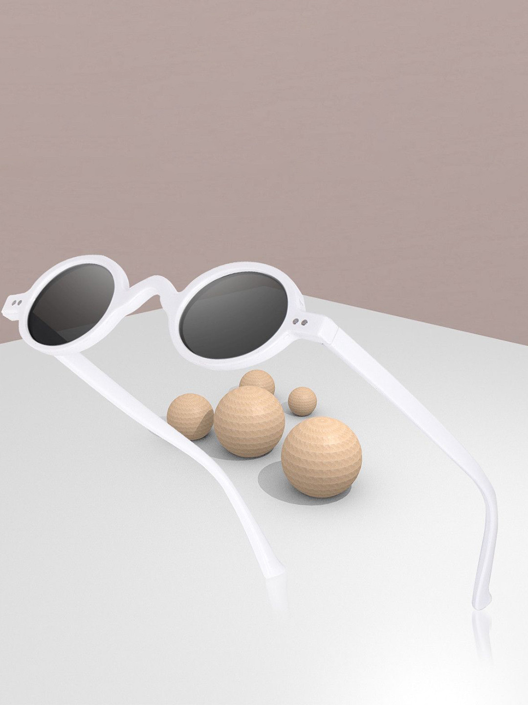 LEGEND EYEWEAR Unisex UV Protected Lens Sunglasses SGLGPHC5GGZWGCDX