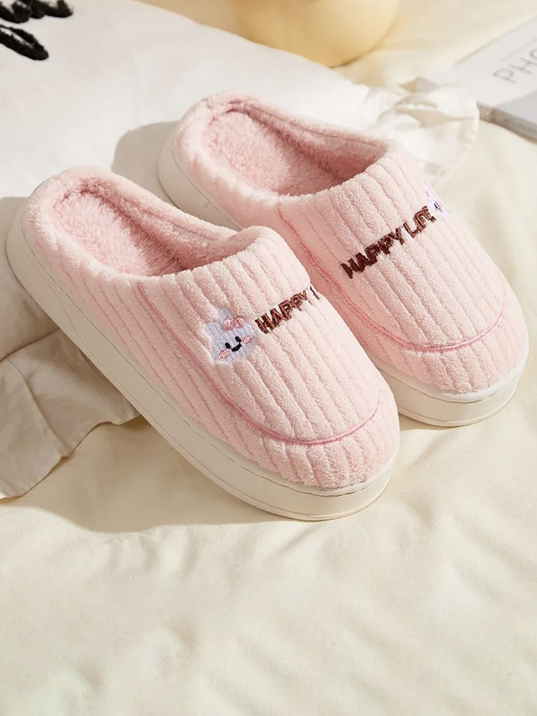 WOLVESDEN Women Striped Fur Room Slippers