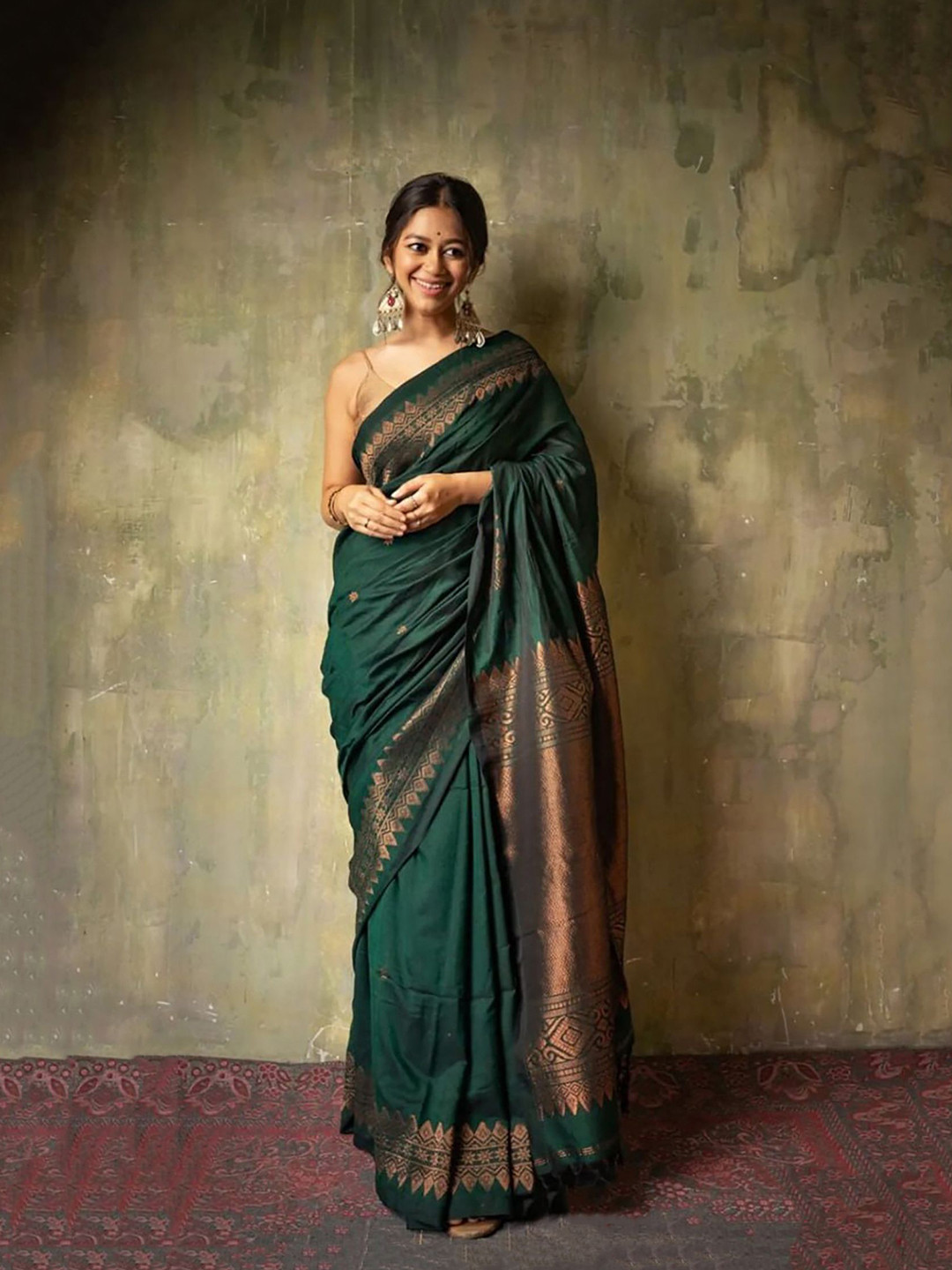 AMRUTKALA SAREES Woven Design Banarasi Saree
