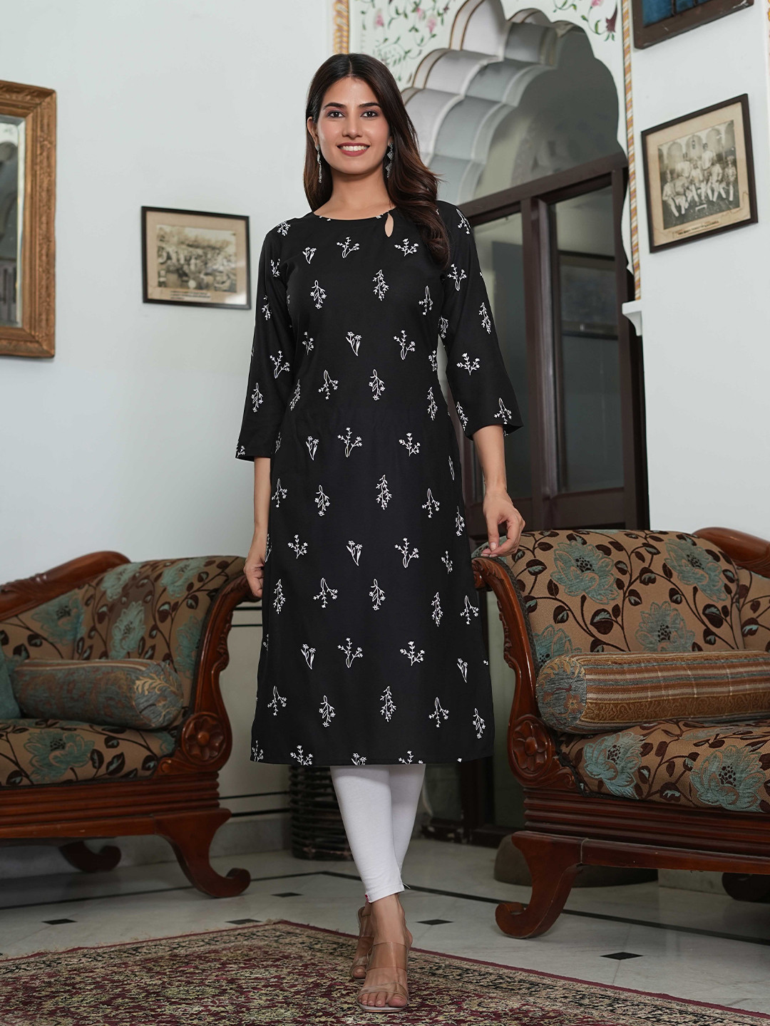 Viharini Floral Printed Round Neck Straight Kurta