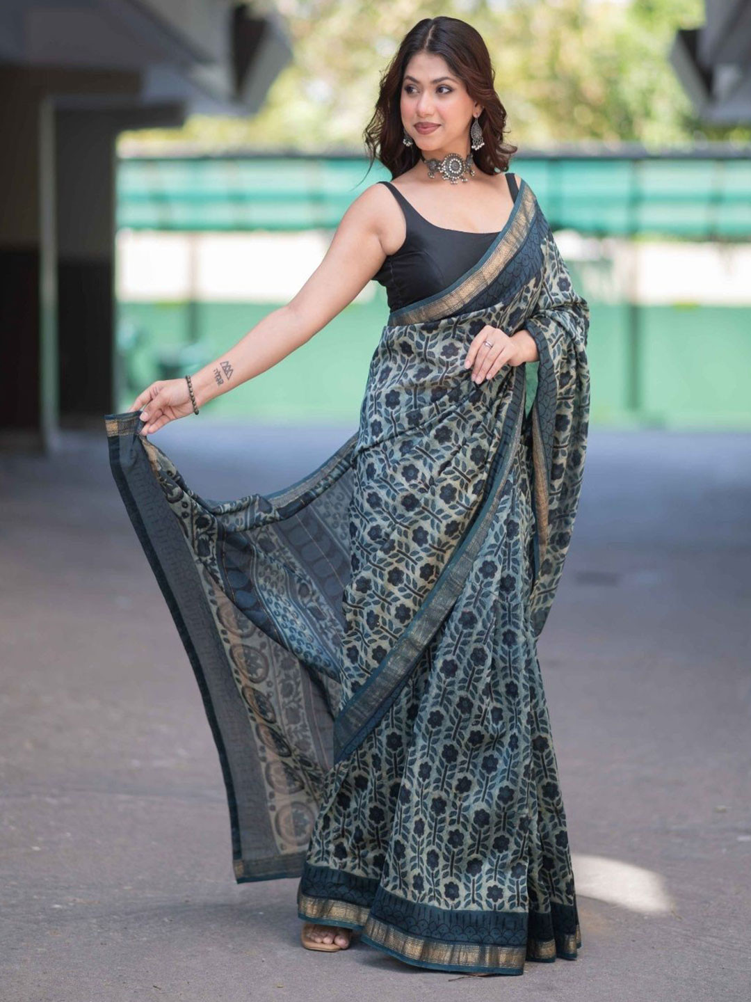 The Raksha Store Women Ajrak Printed Zari Pure Maheshwari Silk Saree