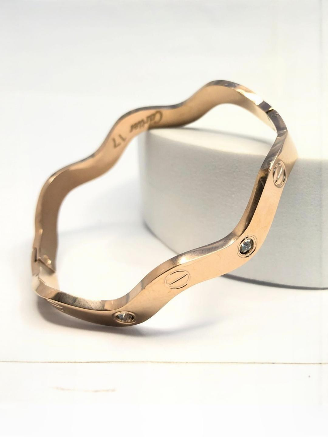 Jewelry Miguel Gold Alloy Bracelet