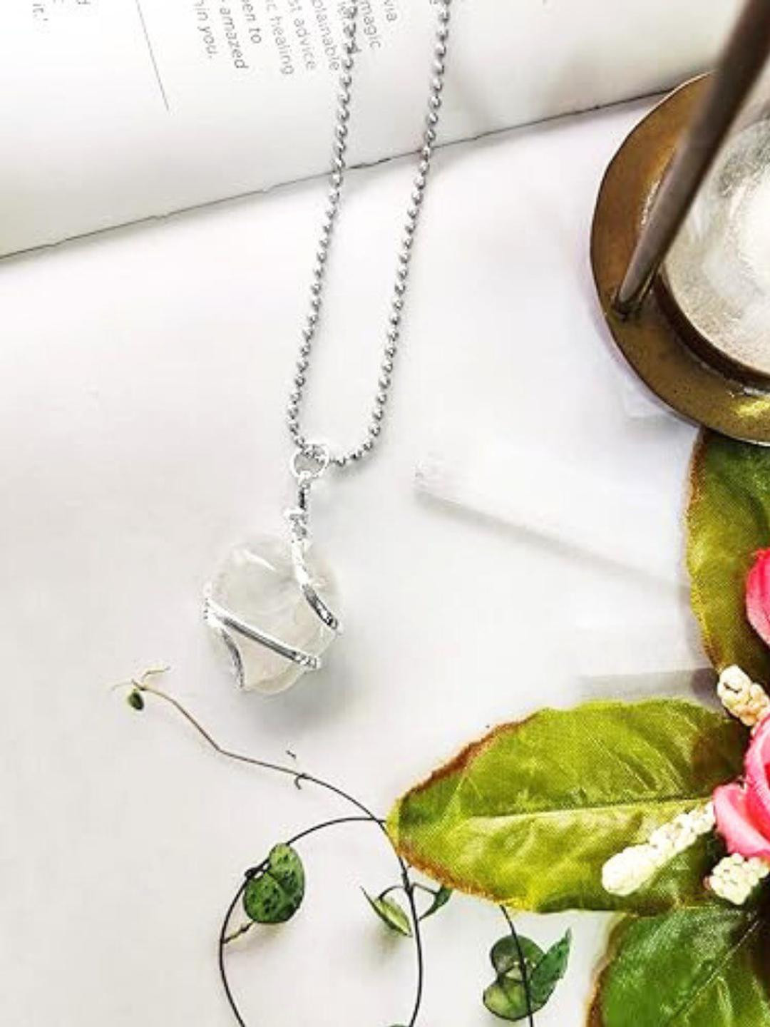 VIBESLE Clear Quartz Tumble Pendant