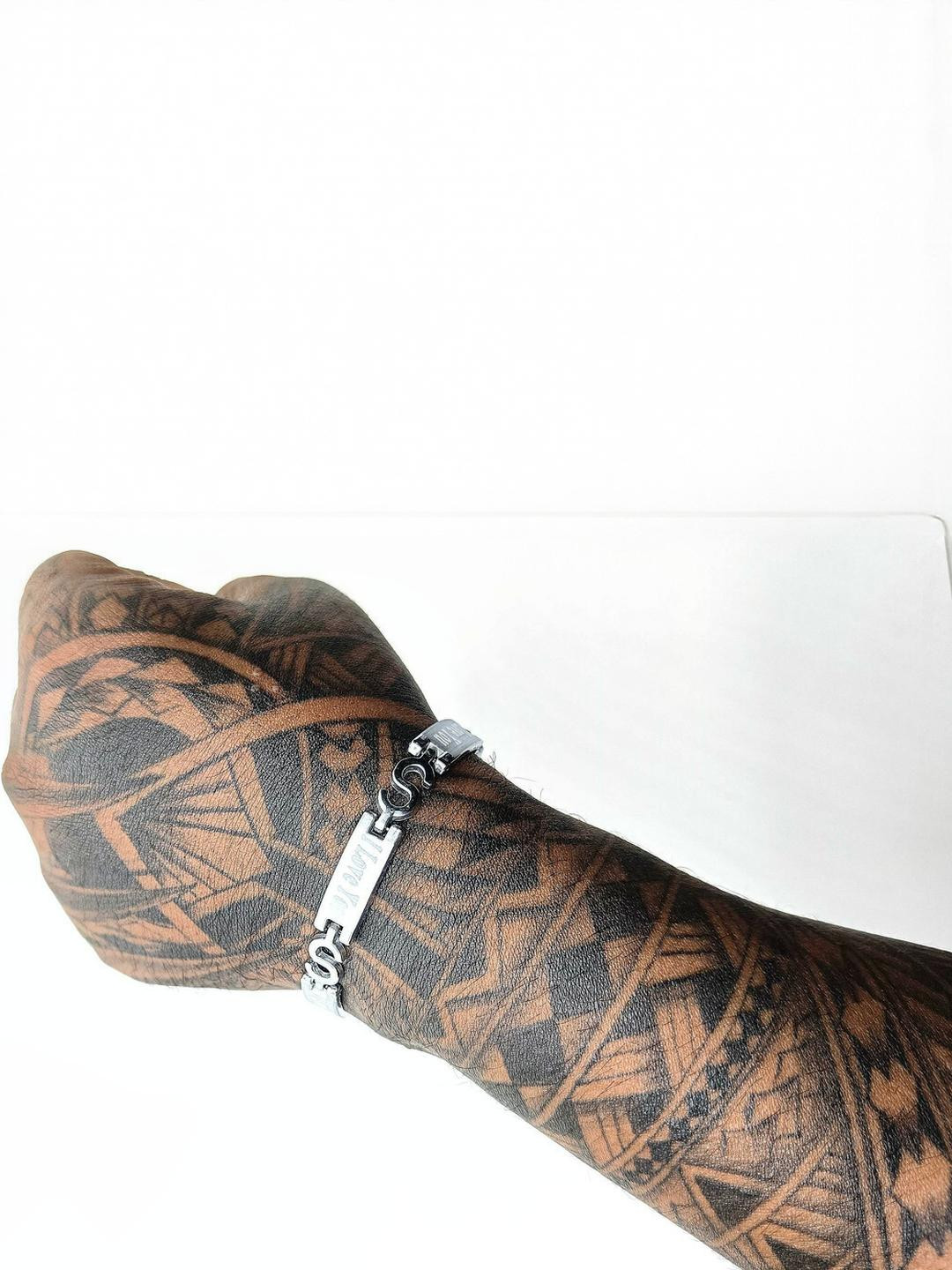 Dynamic Retail Global Men Silver Stainless Steel Link Ethnic Interlock Bracelet