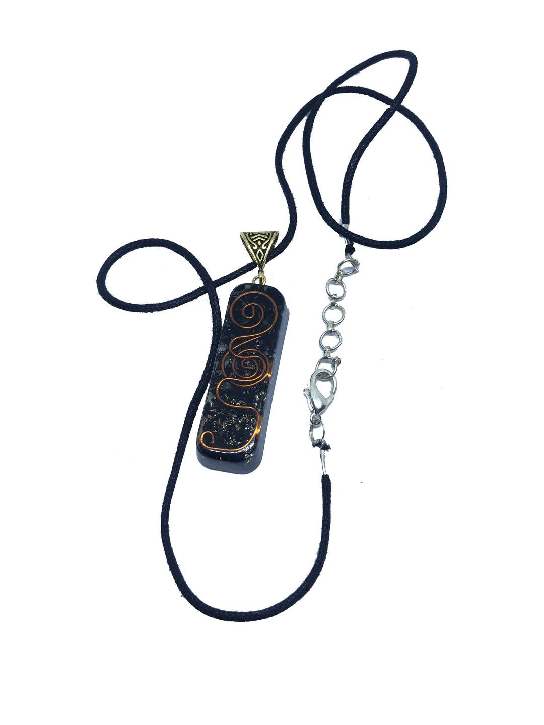 VIBESLE Black Self-Design Pendant