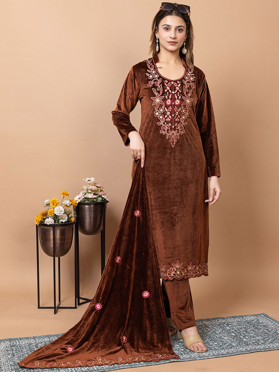 TWENTY ME Women Embroidered Regular Thread Work Velvet Kurta with Palazzos & Dupatta