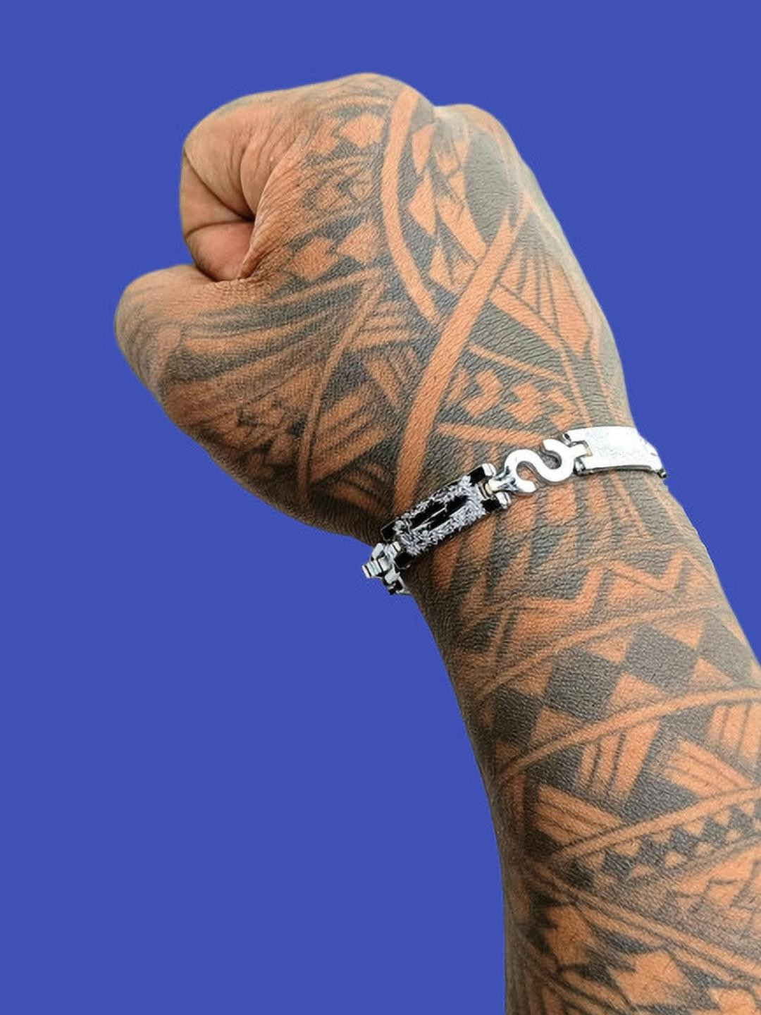Dynamic Retail Global Men Armlet Bracelet
