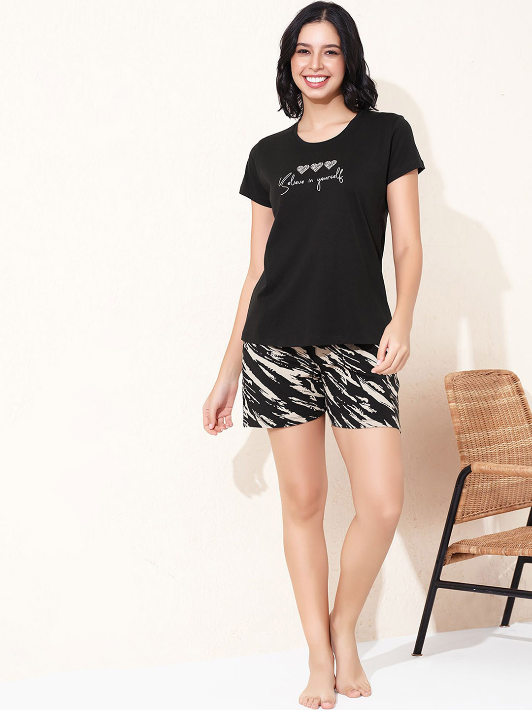 QUIRA Women Printed T-shirt & Shorts Night suit