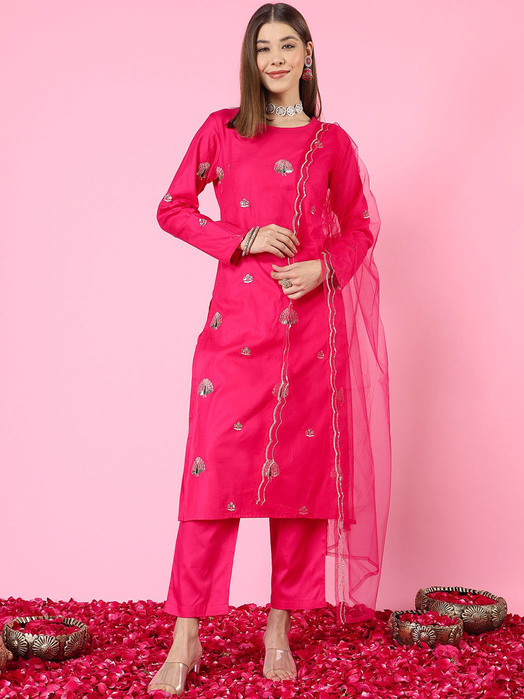 THE FAB FACTORY Women Floral Embroidered Thread Work Kurta with Trousers & With Dupatta