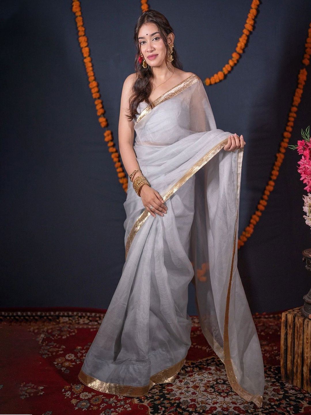 The Raksha Store Zari Saree With Unstitched Blouse Piece