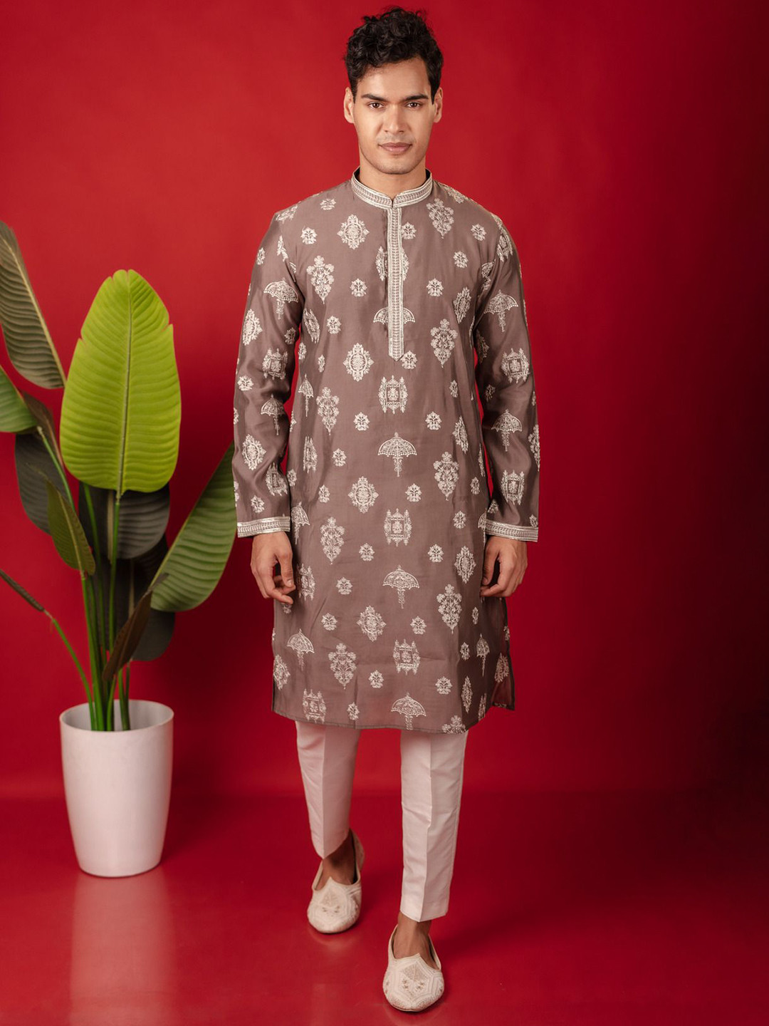 SUUTRAA BY SG Men Printed Embellished Kurta