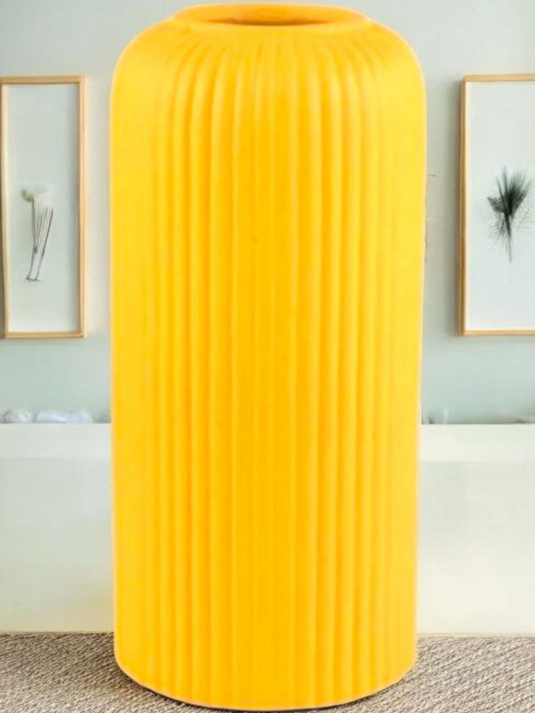 ARTISANS BAZAR Rippled Ceramic Flower Vase