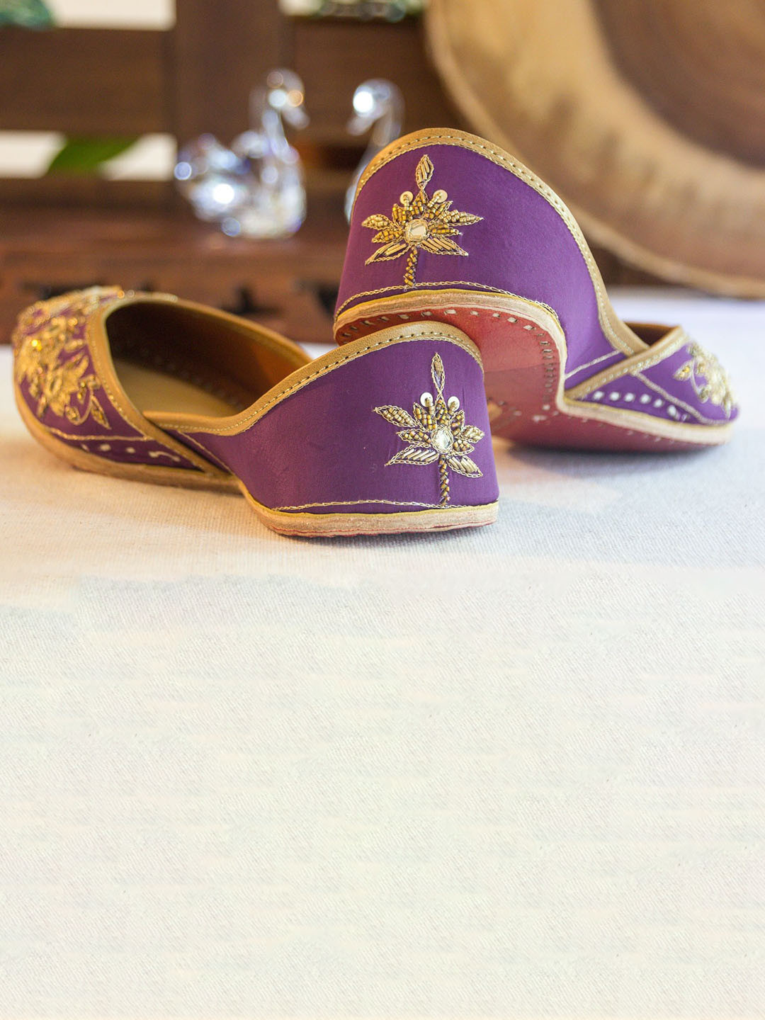 Amaryllis for her Women Purple-Coloured Printed Embellished Ethnic Mojaris Flats
