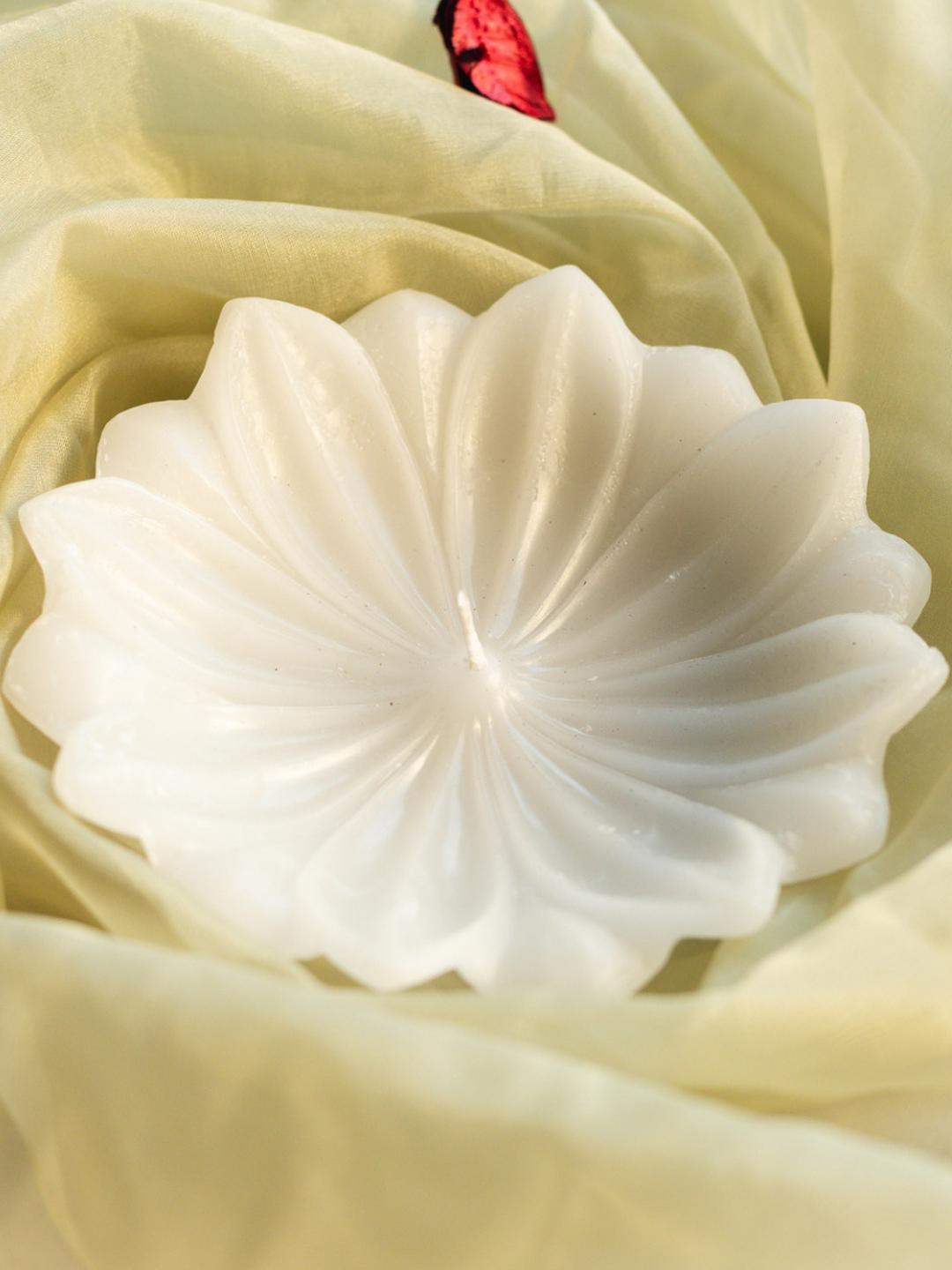 LIGHT JEWELS Lotus Candle Scented 1 Wick Solid Geometric Regular Pillar Candles