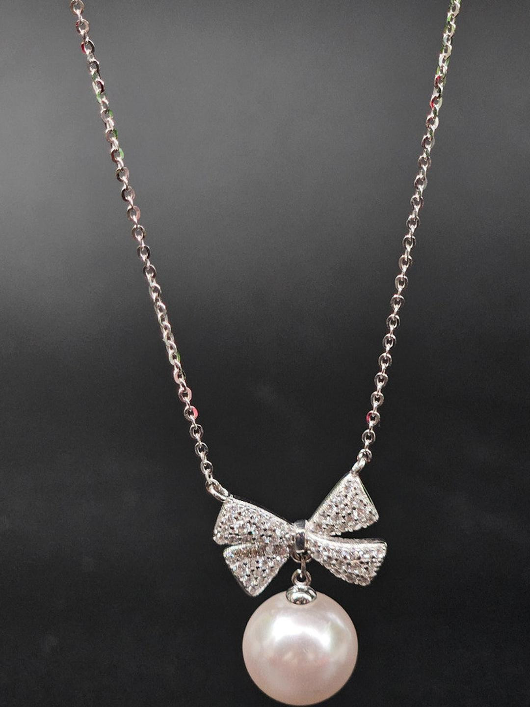 PARASMONI Bow And Pearl Pendant