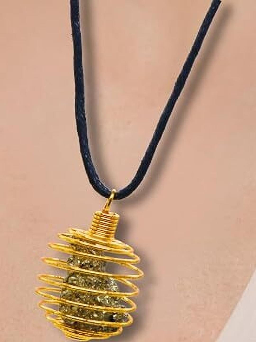 VIBESLE Circular Gold Tone Wire Wrapped Pendant