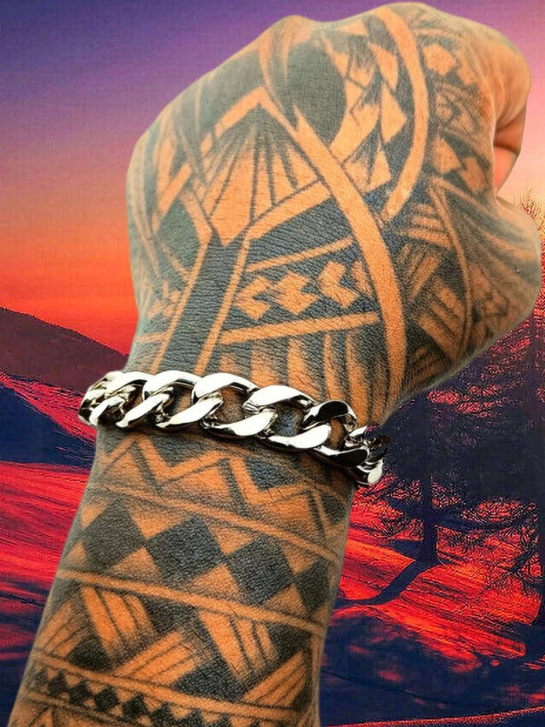 Dynamic Retail Global Men's Silver Pleated Linked Bracelet