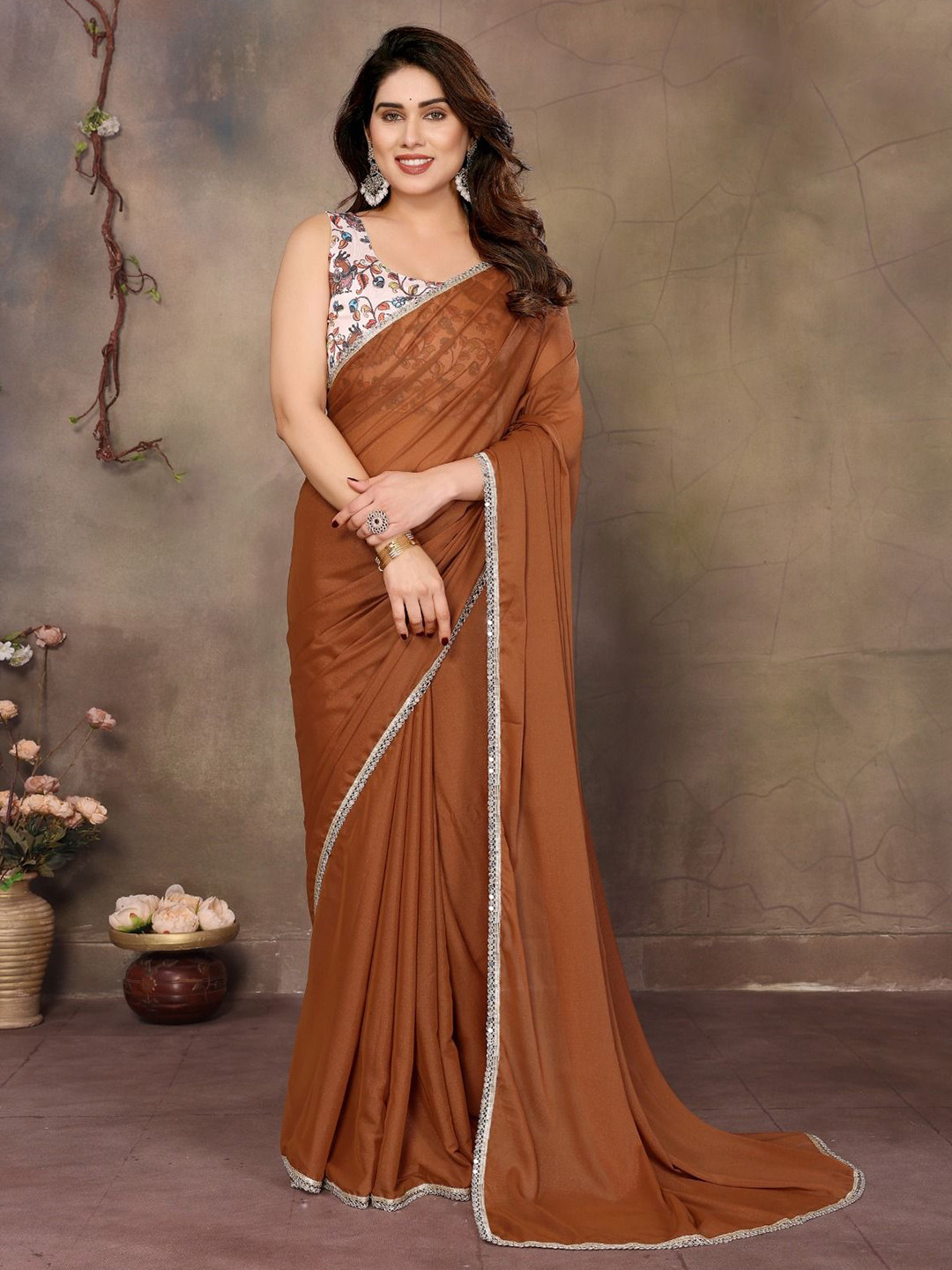 PHORIA STYLE Saree with Embellished Mirror Work Border
