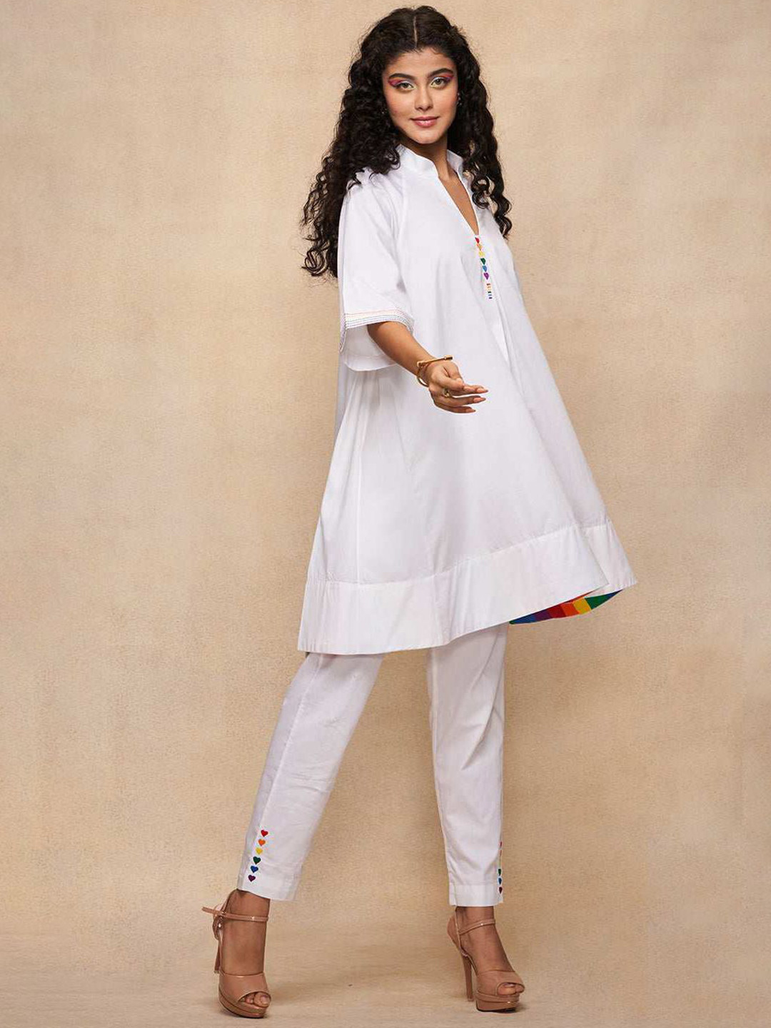 Gulabo by Abu Sandeep Women Relaxed Straight Leg Mid-Rise Slim Fit Trousers