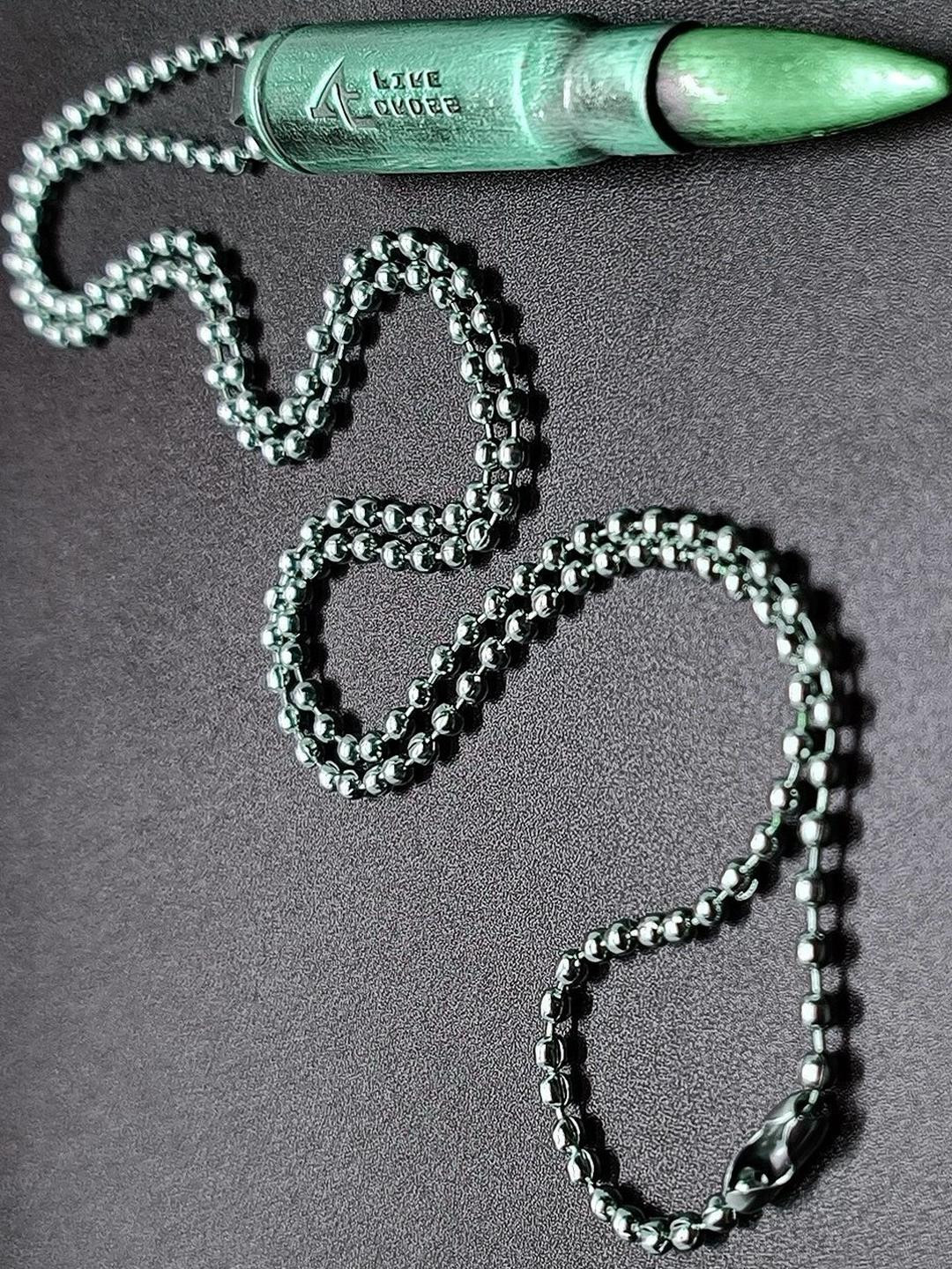 Dynamic Retail Global Men Green Link Chain With Pendant