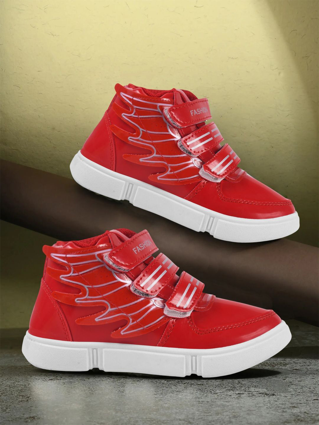 SPRENGE Boys Round Toe Sneakers With Velcro Closure