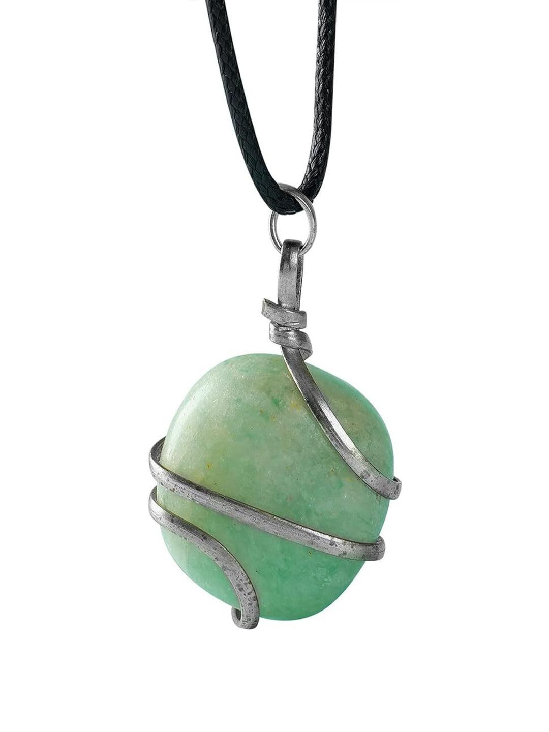 VIBESLE Circular Green Jade Tumble Pendant
