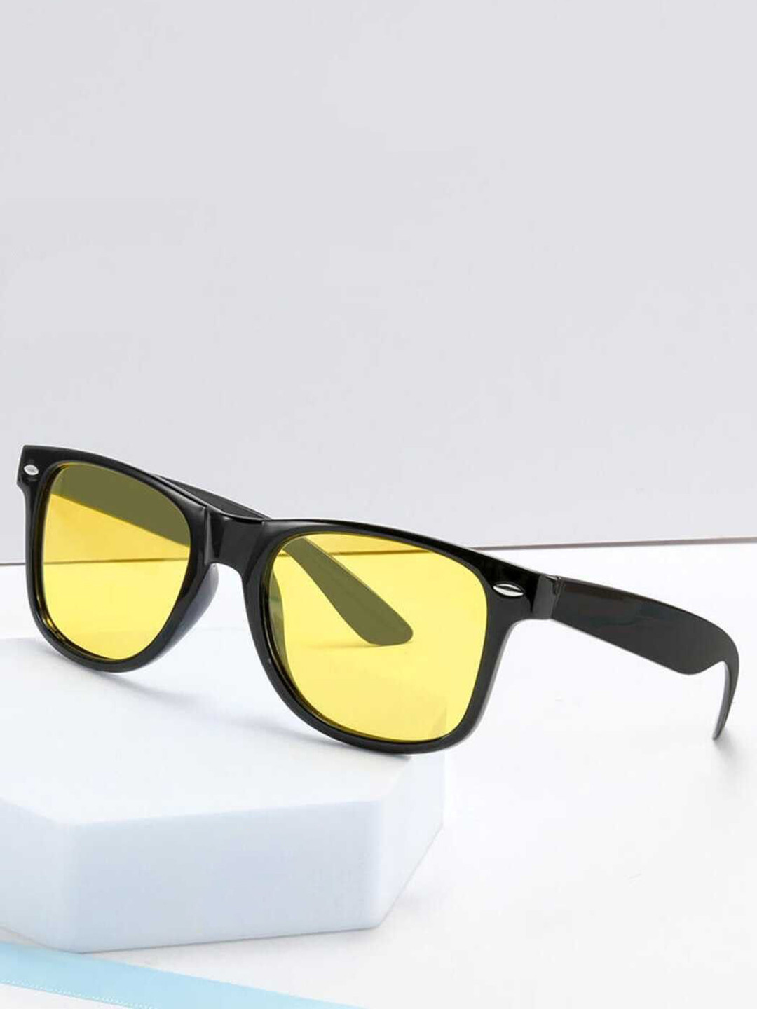 LEGEND EYEWEAR Unisex Yellow Lens & Black Square Sunglasses With UV Protected Lens