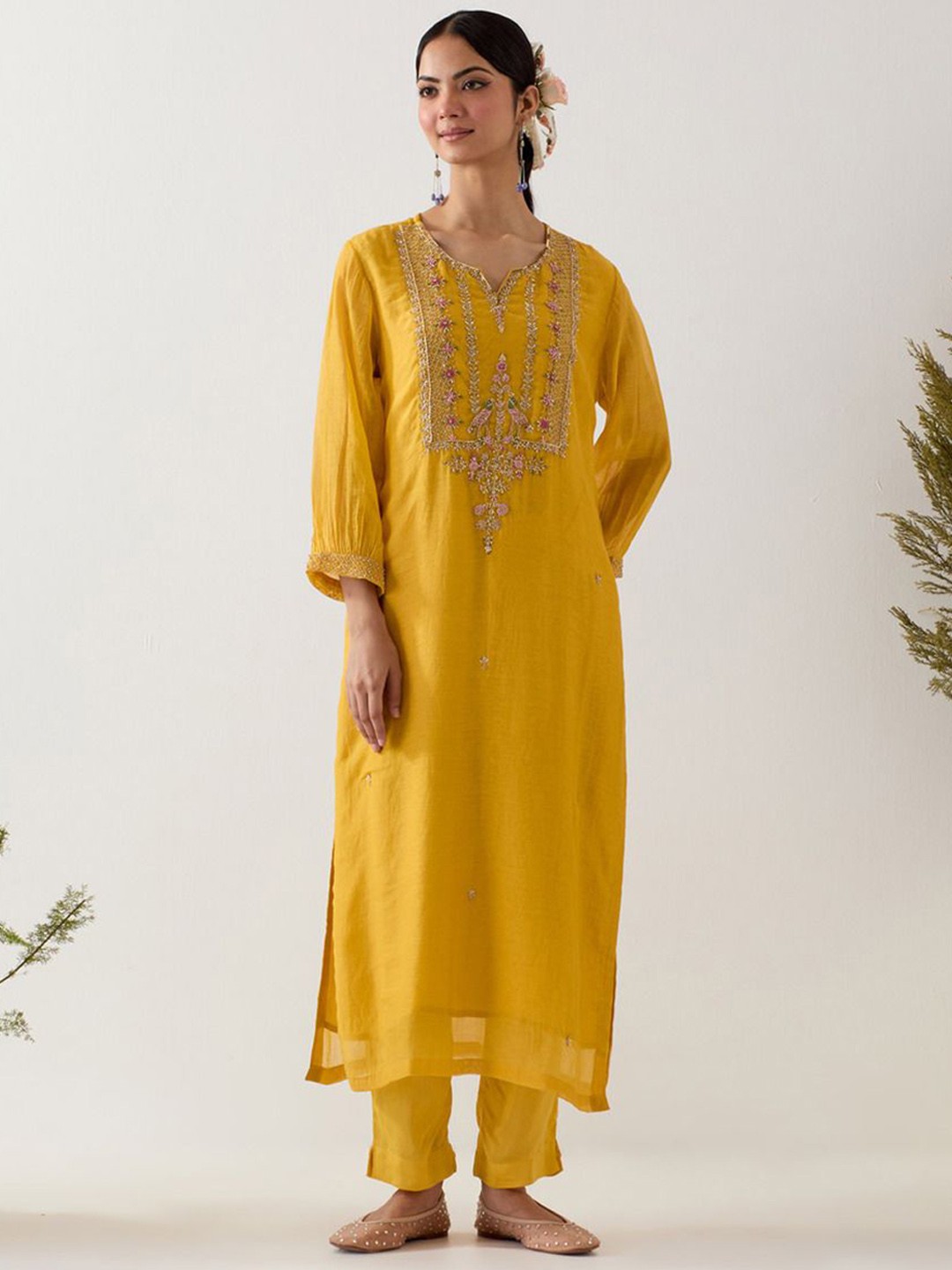 TATWA DESIGNS Women Woven Design Embroidered Kurta with Trousers