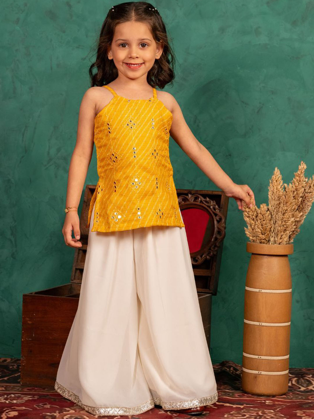 Jilmil Girls Ethnic Motifs Printed Regular Kurta with Palazzos