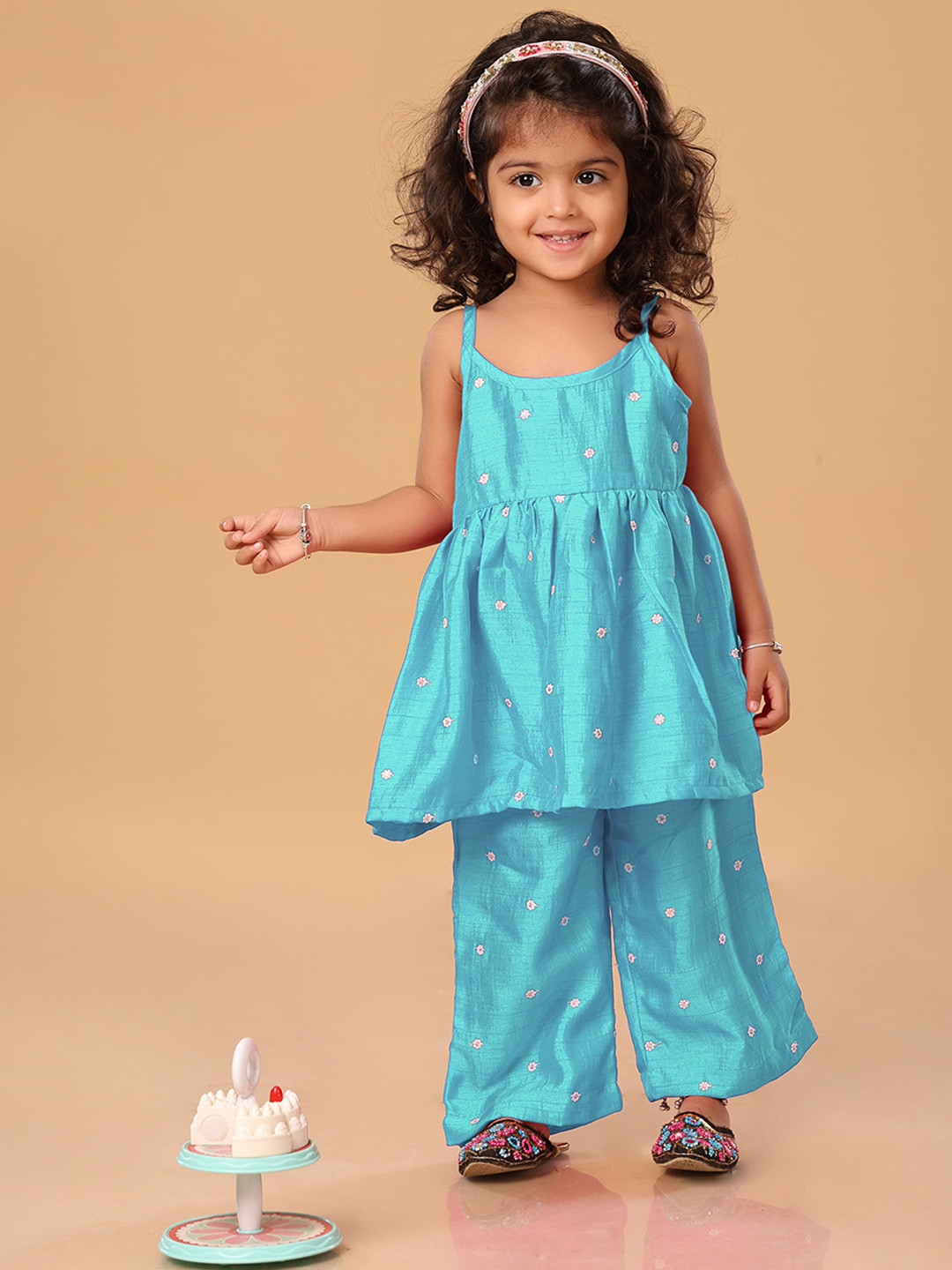 The Mini Trunk Mint Spagetti Thread Work Set