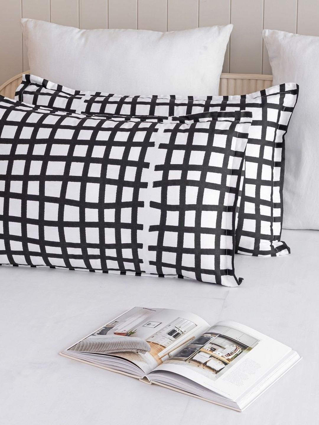 HOMEMONDE White & Black 2 Pieces Checked Pure Cotton 210 TC Rectangle Pillow Covers