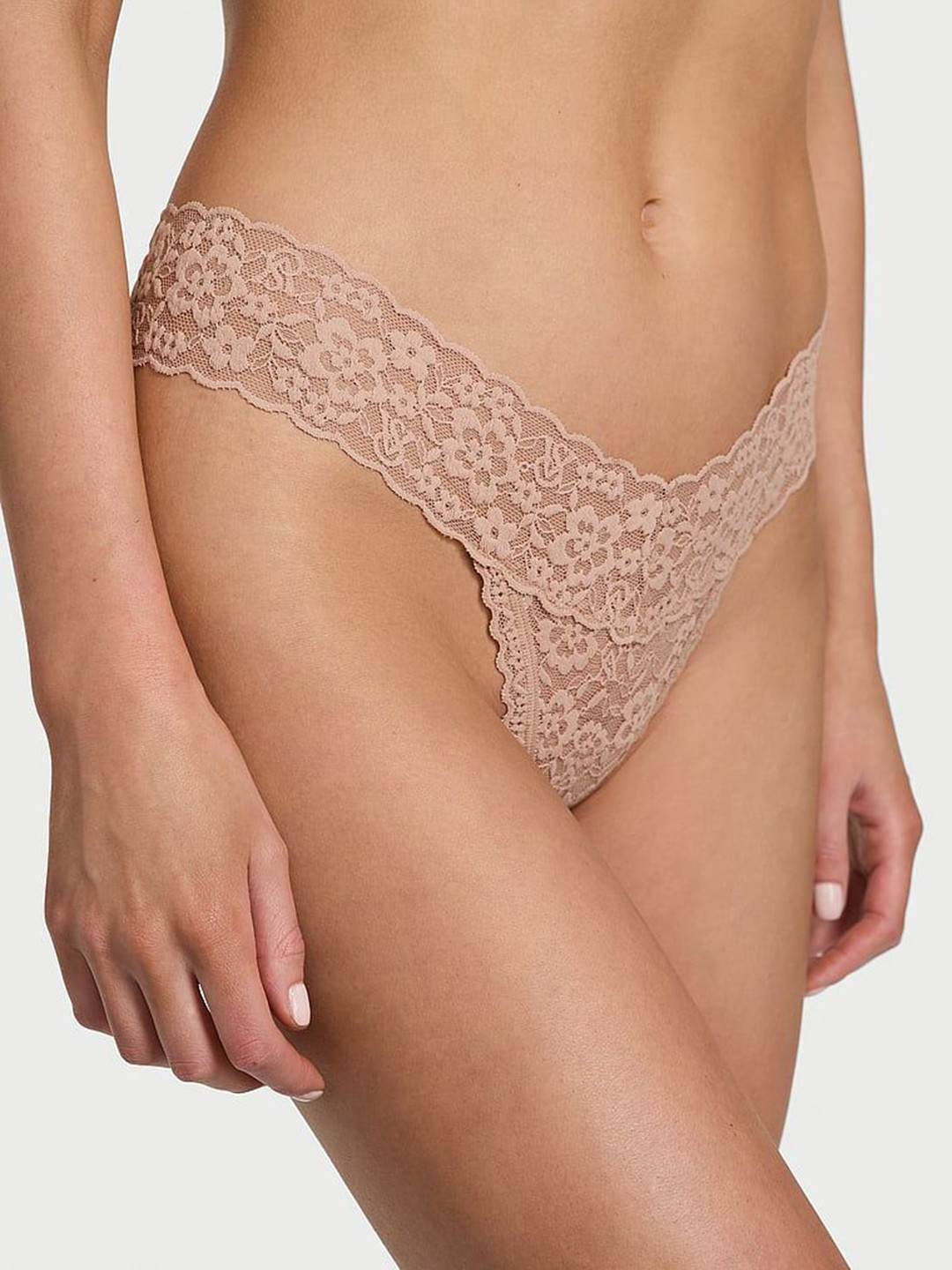 Victoria's Secret Low-Rise Lace Thong Briefs 1125114065H8
