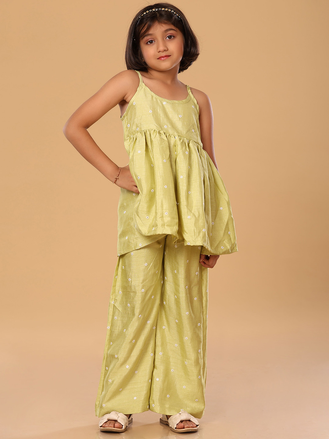 The Mini Trunk Limegreen Spagetti Thread Work Set