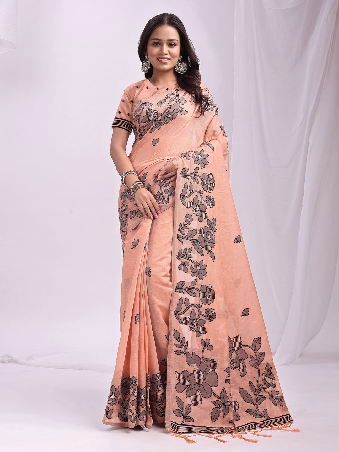 Pandadi Saree Floral Linen Blend Sarees