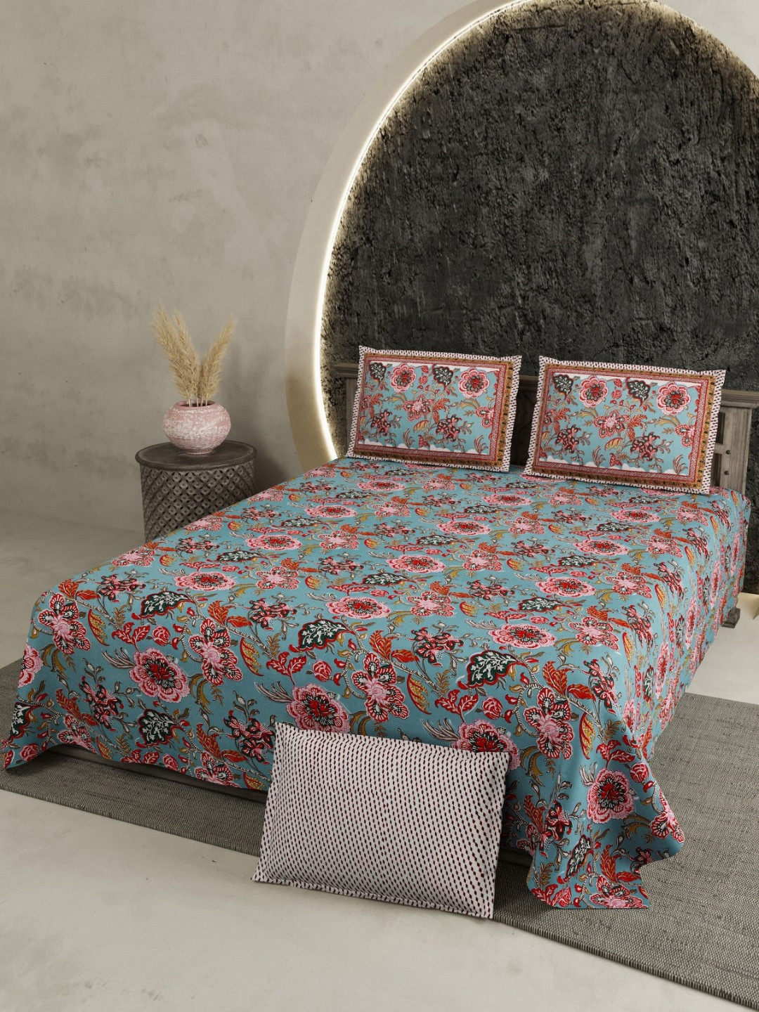 Aura Red Floral Printed Cotton 180 TC King Bedsheet Set 2.7m x  2.7m