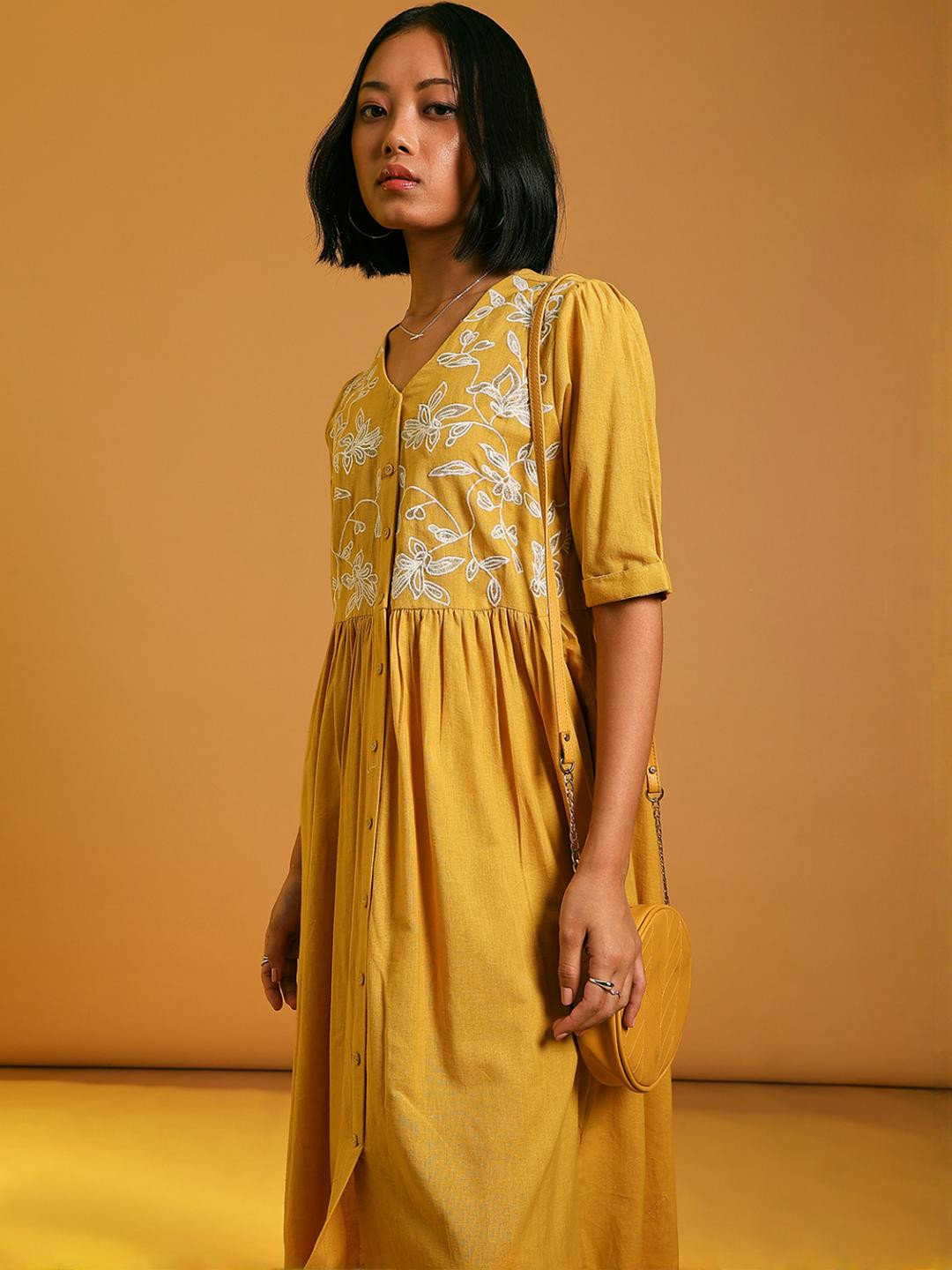 Limeroad Ethnic Embroidered Cotton Flex V-Neck Ethnic Dress