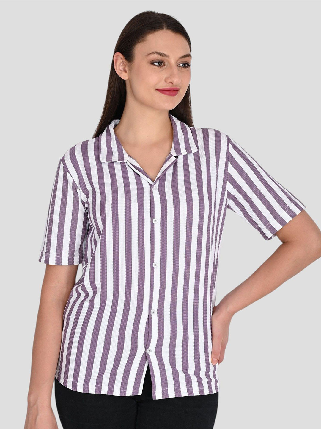 TRAQUILA Vertical Stripes Spread Collar Short Sleeves Cotton Shirt