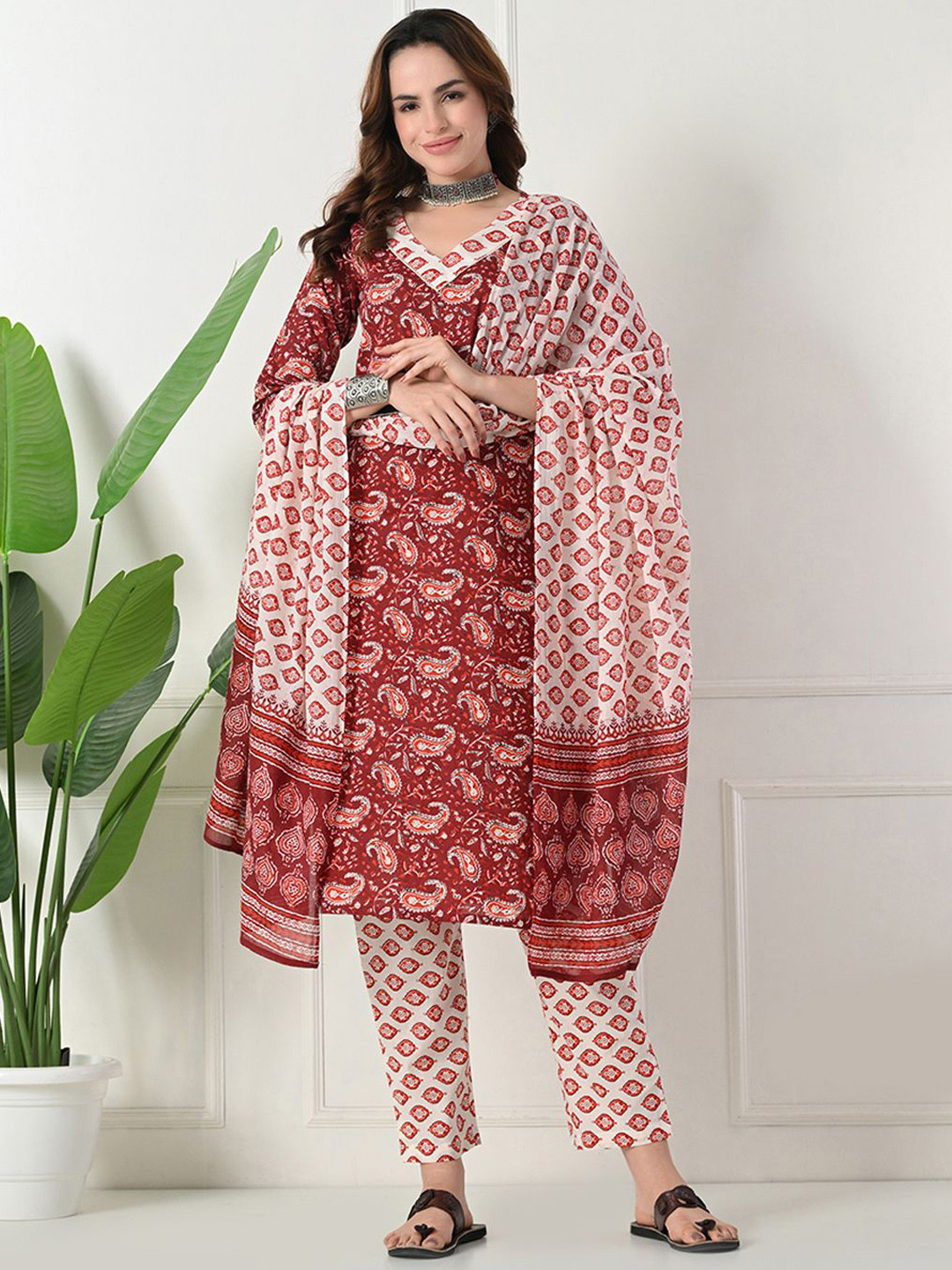 Akshatani Floral Printed V-Neck Pure Cotton Kurta With Trousers & Dupatta