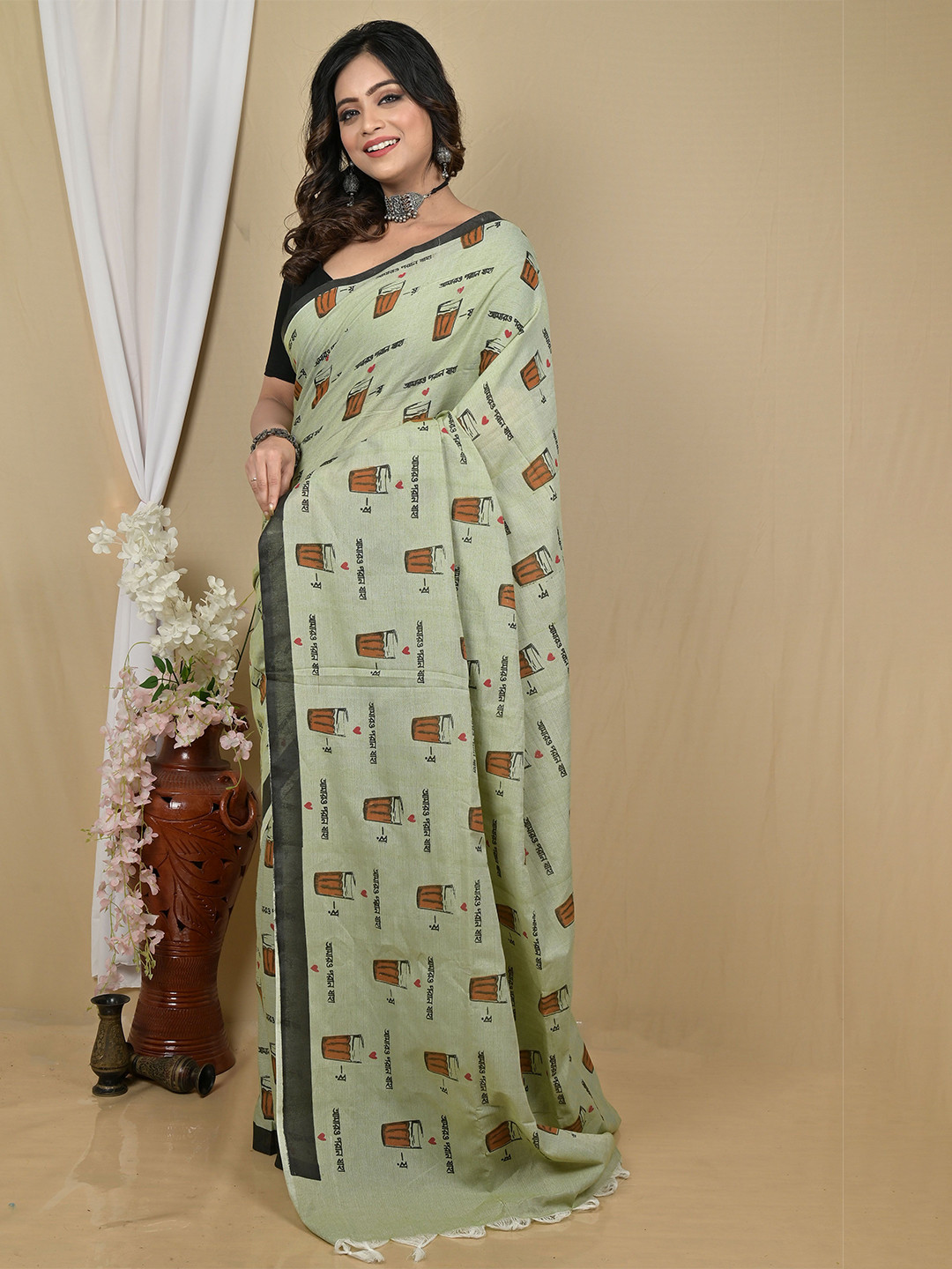 PuJoy Geometric Printed Pure Cotton Taant Saree with Blouse Piece