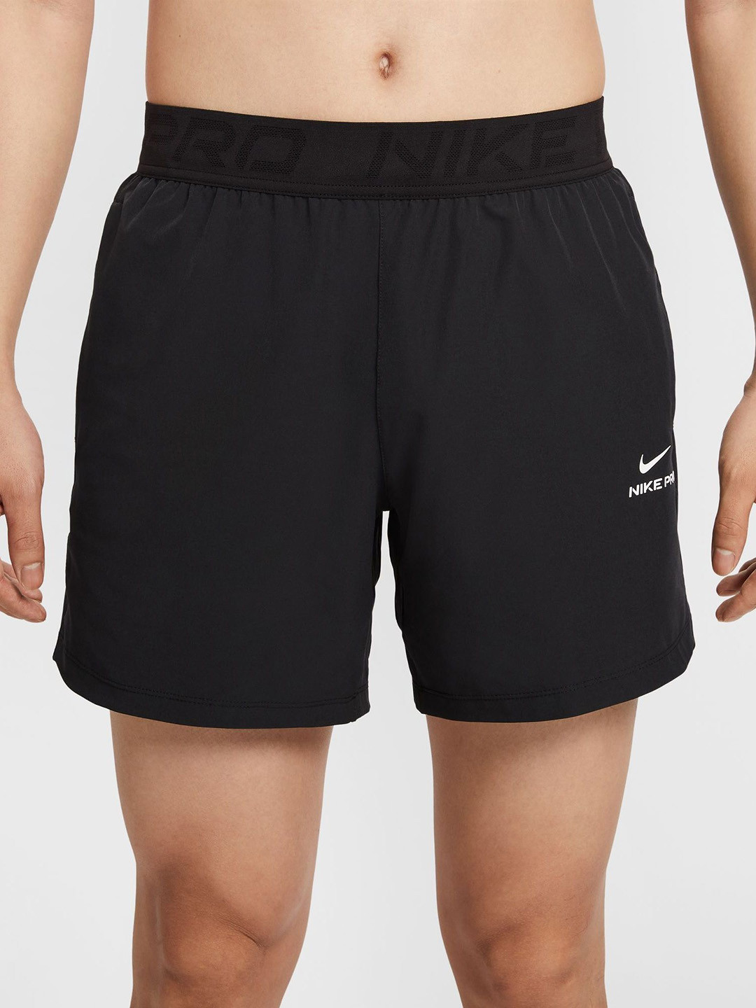 Nike Pro Training Men Mid-Rise Relaxed Fit Shorts