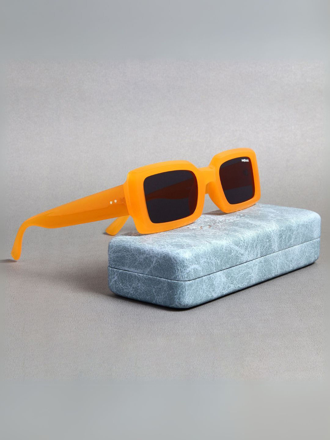 SUNGLASSIC Unisex Orange Black Polarized Rectangle Sunglasses Victoria-Orange-Black