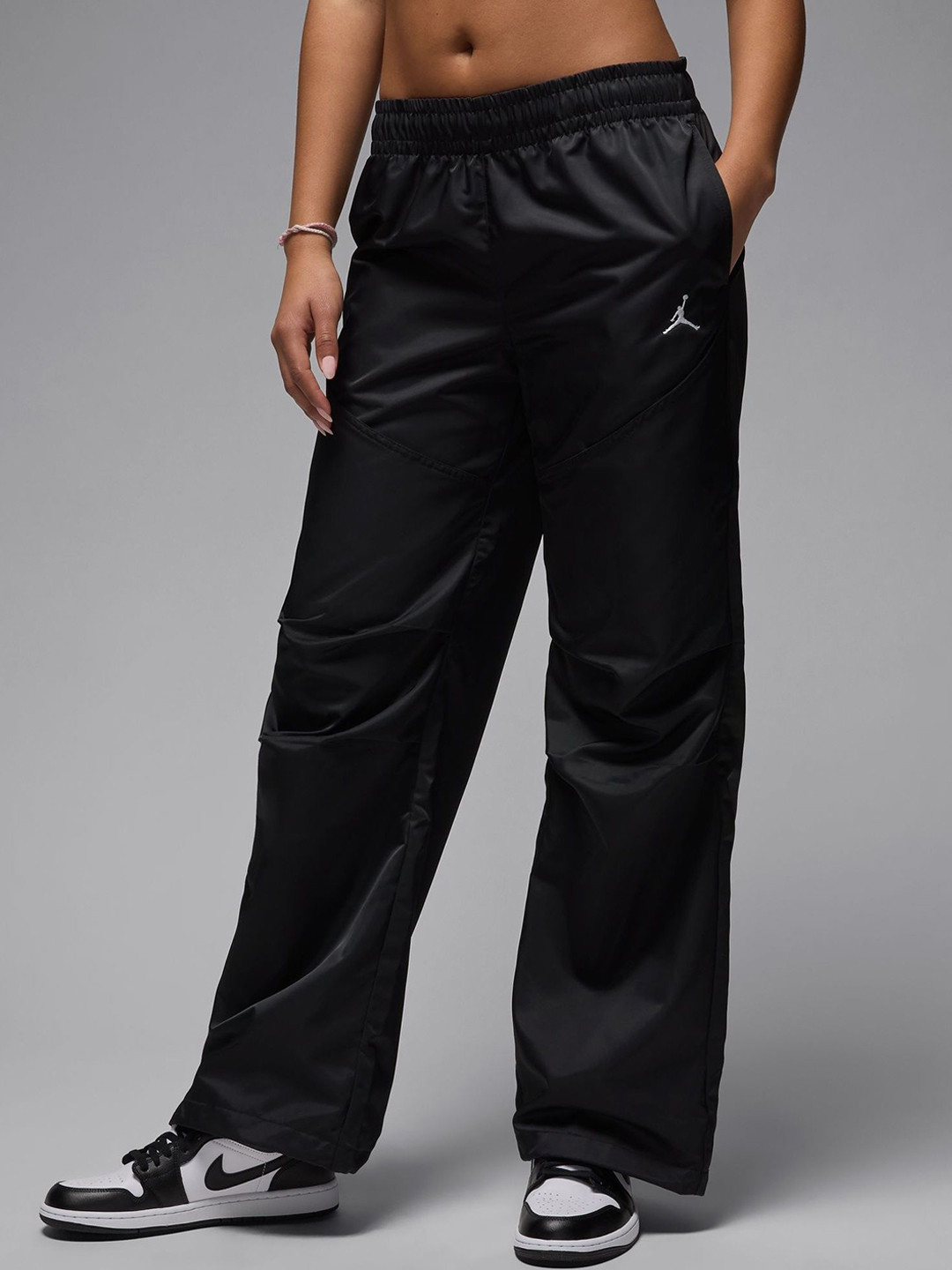 Nike Jordan Brooklyn Women's Loose Fit Parachute Trousers
