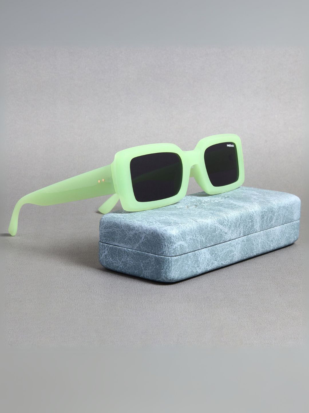 SUNGLASSIC Unisex Green Black Rectangle Sunglasses with Polarized Lens Victoria.