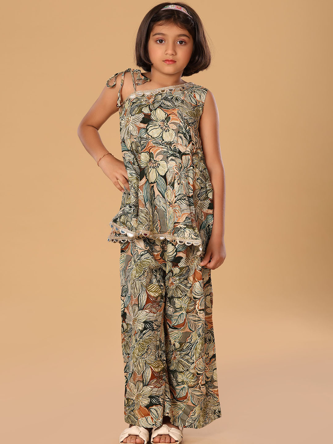 The Mini Trunk Green Floral Printed Off Shoulder Set