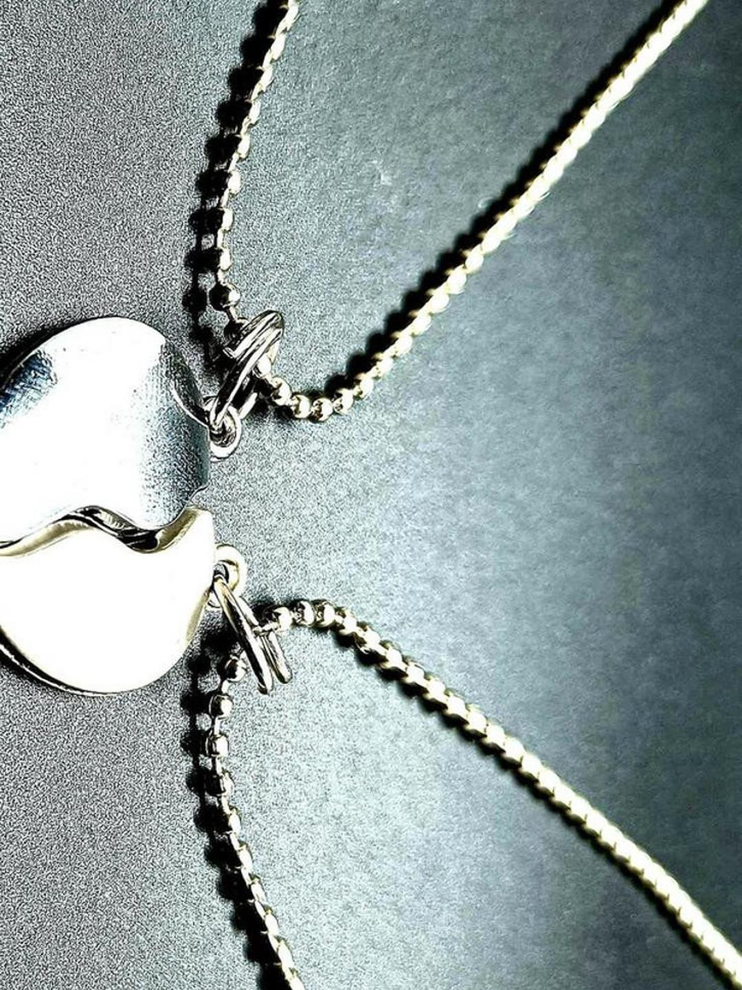 Dynamic Retail Global Rhodium-Plated Heart Shaped Pendants