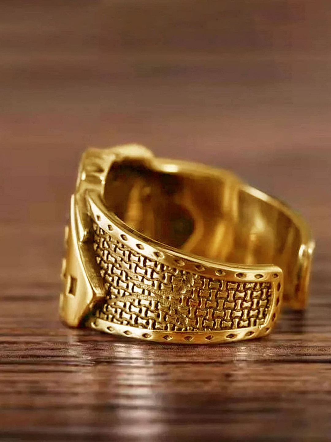 VS Unique Collection Golden Adjustable Playing Cards Thumb Finger Ring