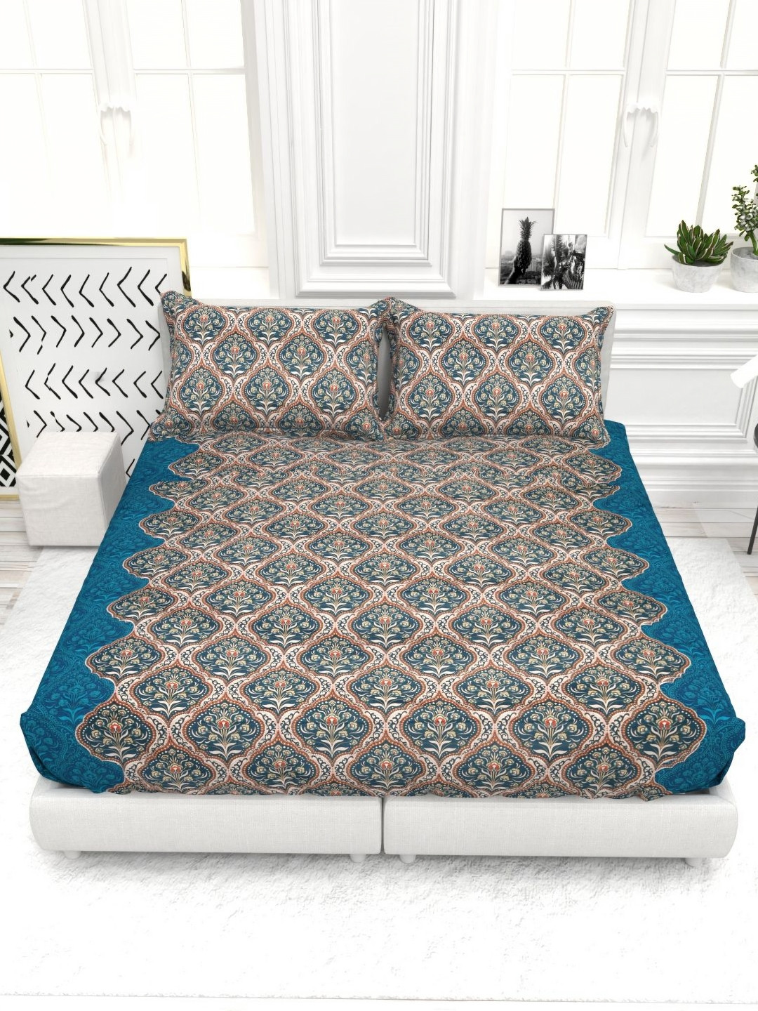 THE WHITE MOSS Cream And Blue Printed Cotton 250 TC King Bedsheet Set-2.75 m x 2.75 m
